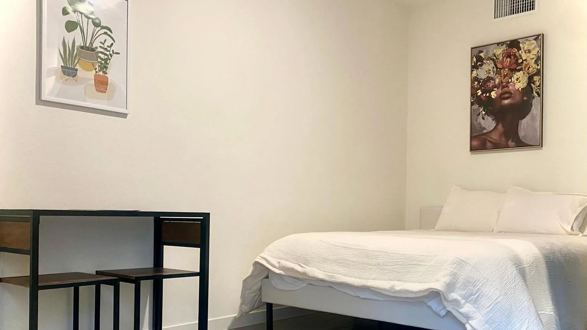 Dwntn Phx Oasis! Mid-Term Rental! Phoenix Apartment